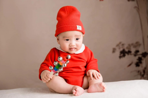 鄂州宝宝几个月戴银手镯好